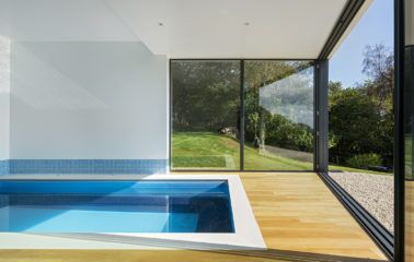 Corner sliding doors
